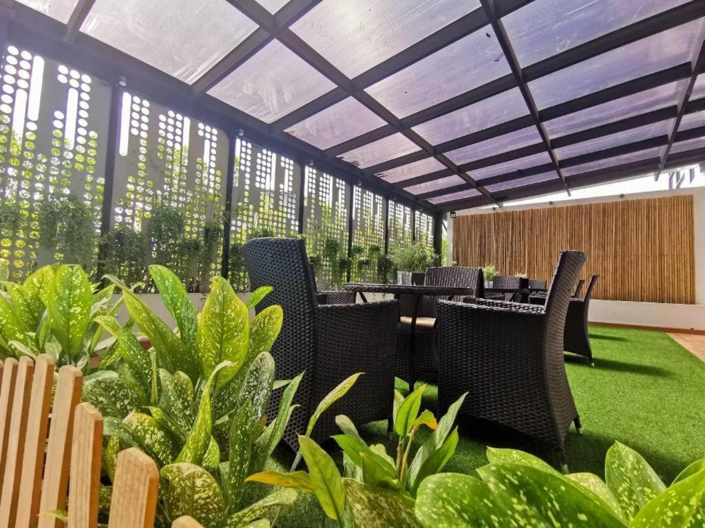 Tera Hotel Вьентьян Экстерьер фото